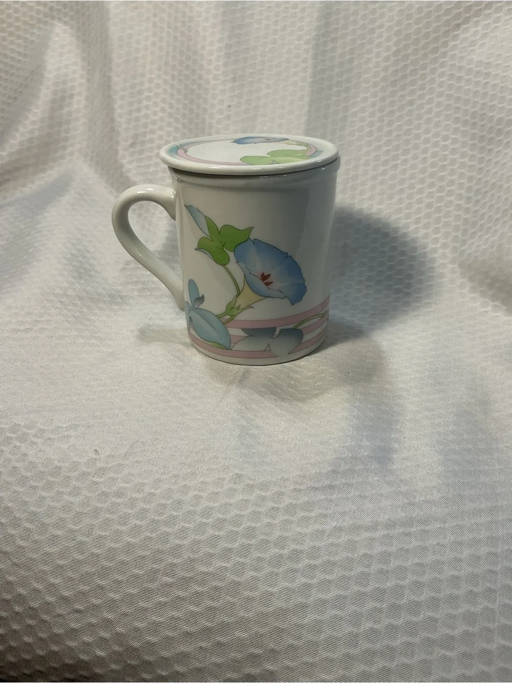 Vtg Toscany Floral Lidded Porcelain Mug with Blue Morning Glory Design